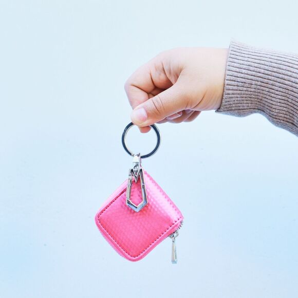 NWT Marc by Marc Jacob Cube Coin Purse with Keychain - Picture 1 of 7